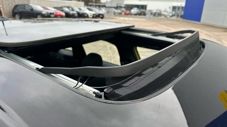 MINI Hatchback 1.5 Cooper Exclusive 5dr Auto Petrol Hatchback